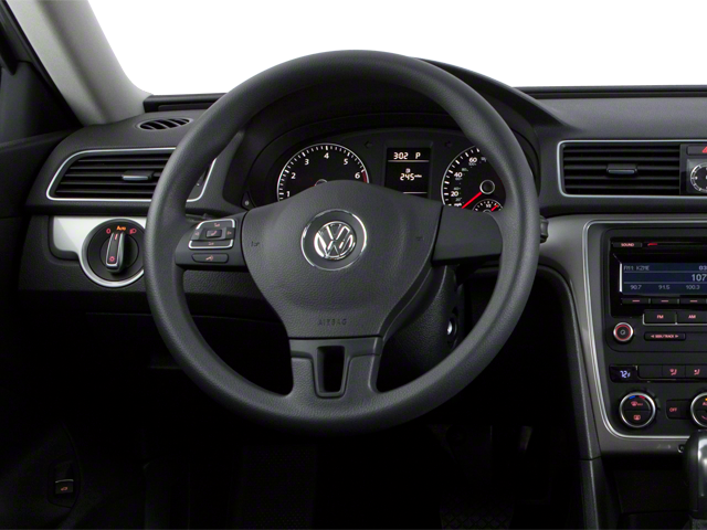2012 Volkswagen Passat SE w/Sunroof & Nav