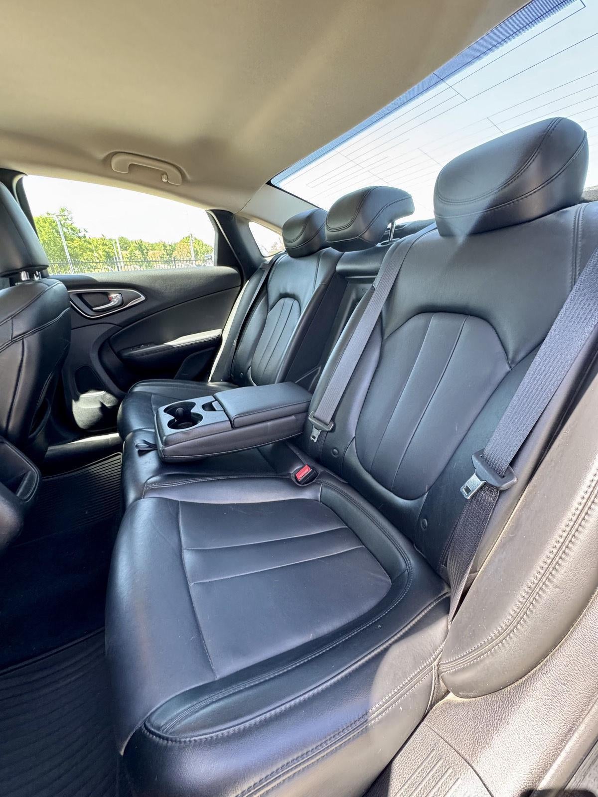 2017 Chrysler 200 Limited Platinum