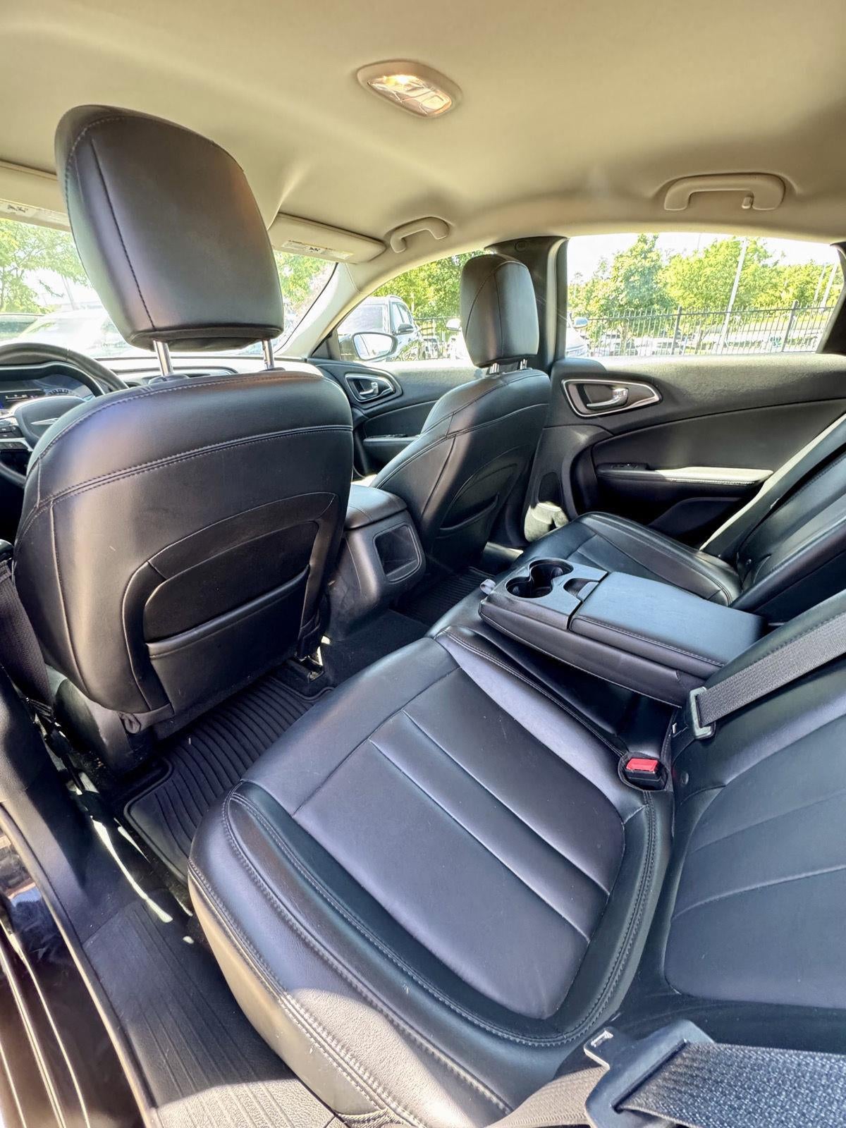 2017 Chrysler 200 Limited Platinum