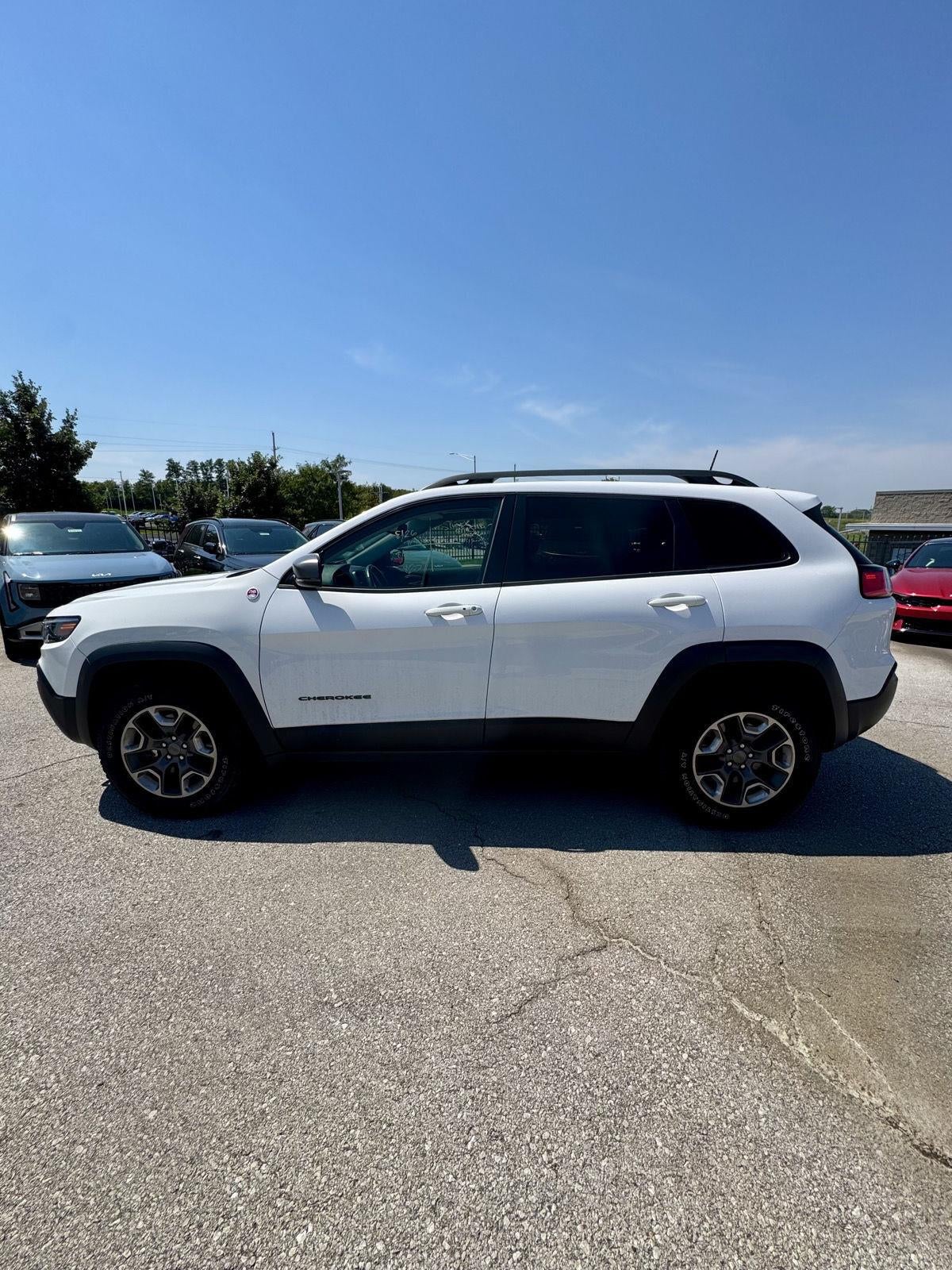 Used 2019 Jeep Cherokee Trailhawk Elite with VIN 1C4PJMBX3KD138141 for sale in Kansas City