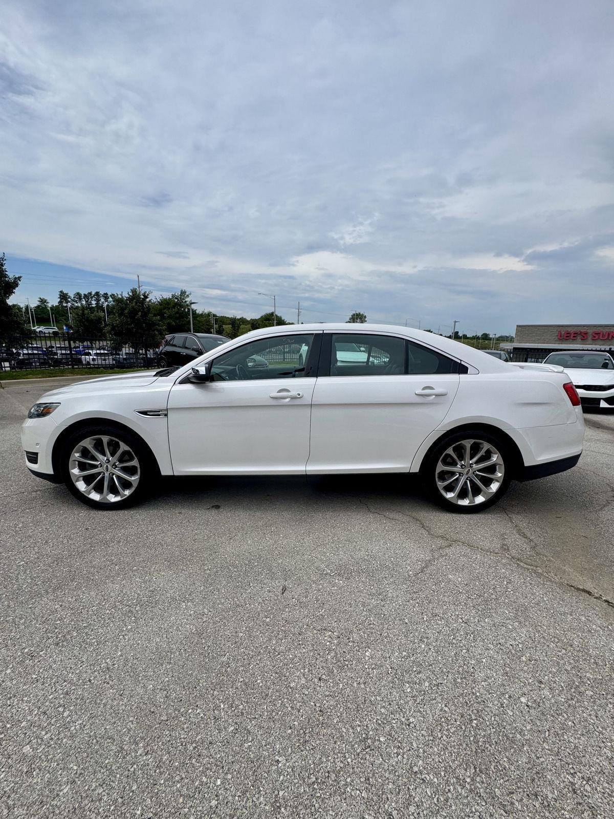 Used 2016 Ford Taurus Limited with VIN 1FAHP2F84GG134377 for sale in Kansas City