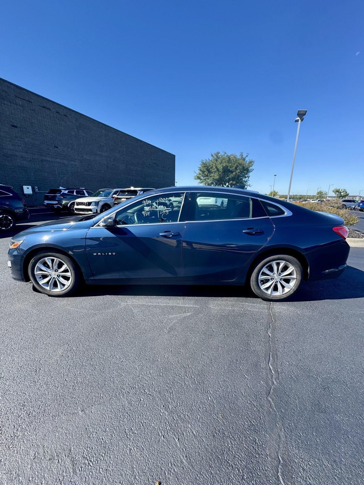 Used 2022 Chevrolet Malibu 1LT with VIN 1G1ZD5ST1NF158358 for sale in Kansas City
