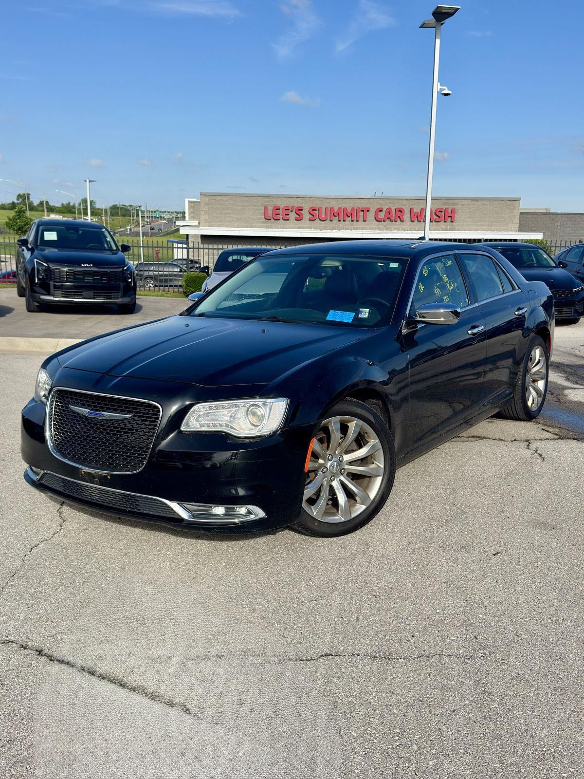 2020 Chrysler 300 Limited's photo