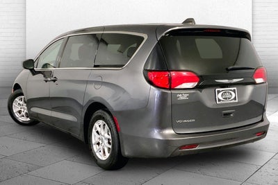 2022 Chrysler Voyager LX