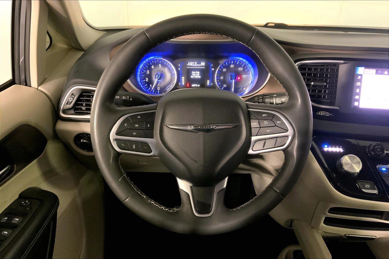 2022 Chrysler Voyager LX
