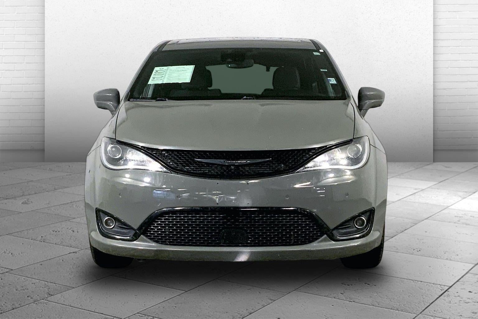 Used 2020 Chrysler Pacifica Touring with VIN 2C4RC1FG4LR273350 for sale in Kansas City