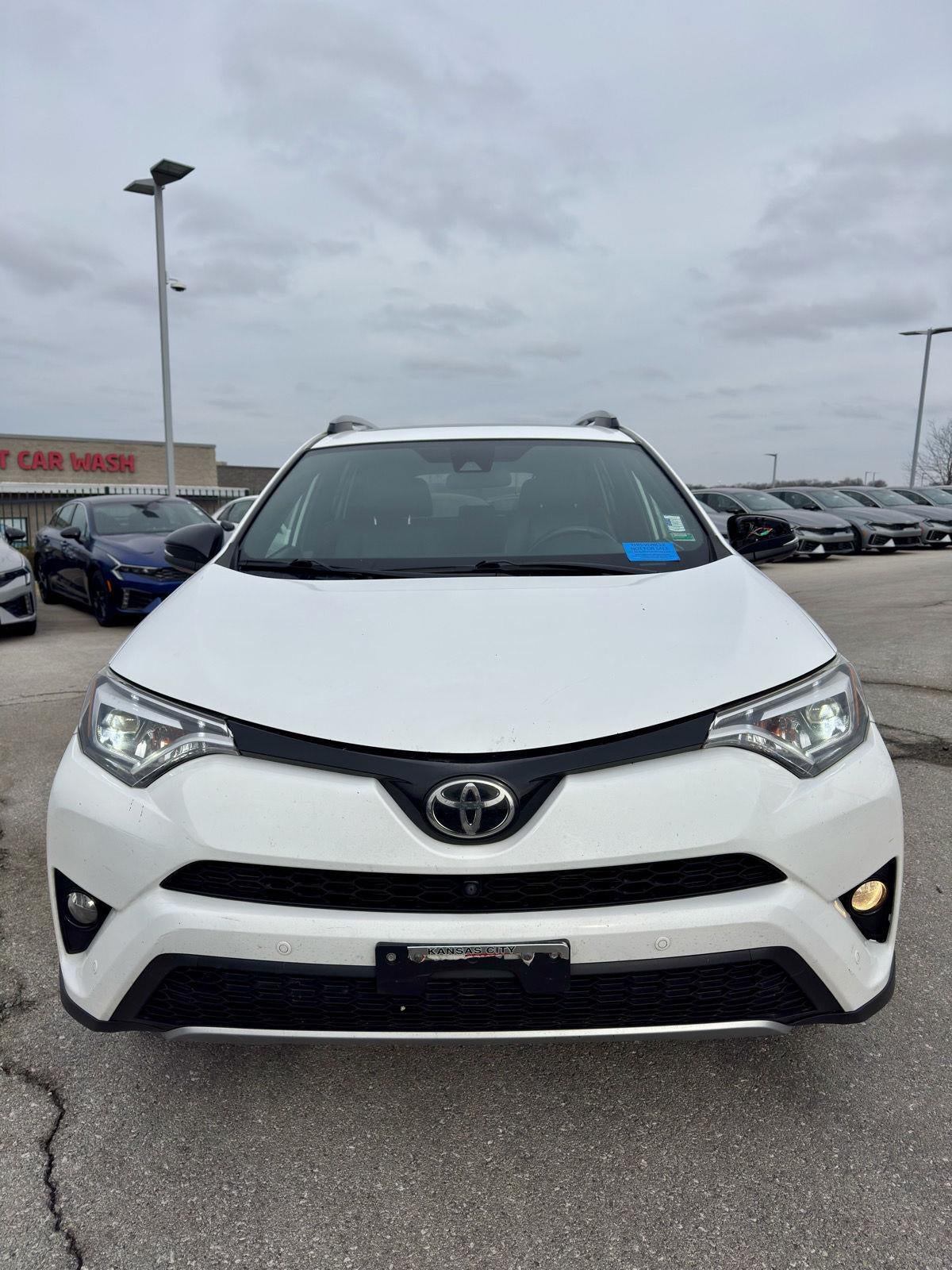 2017 Toyota RAV4 SE
