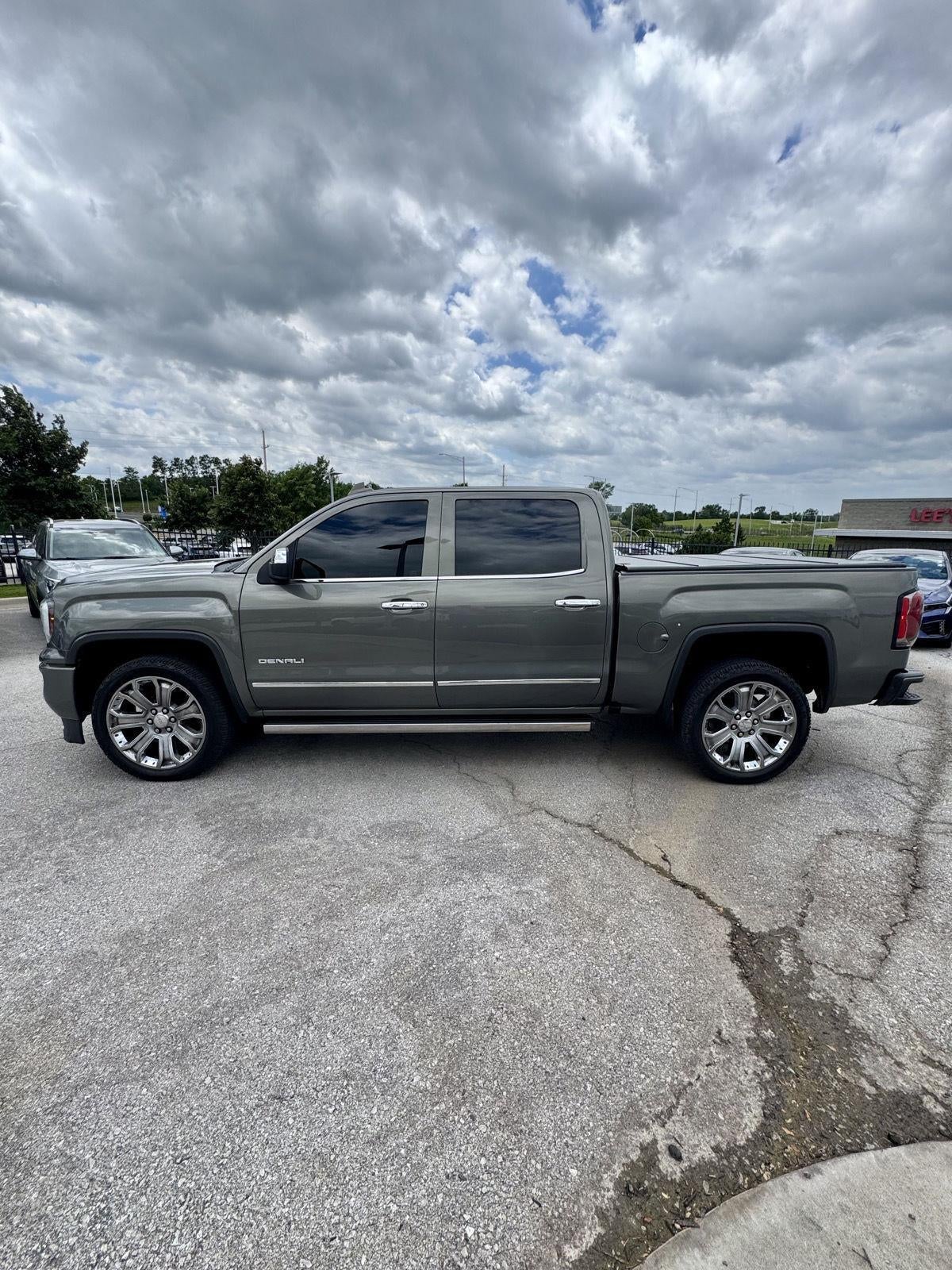 Used 2018 GMC Sierra 1500 Denali Denali with VIN 3GTU2PEJXJG600690 for sale in Kansas City