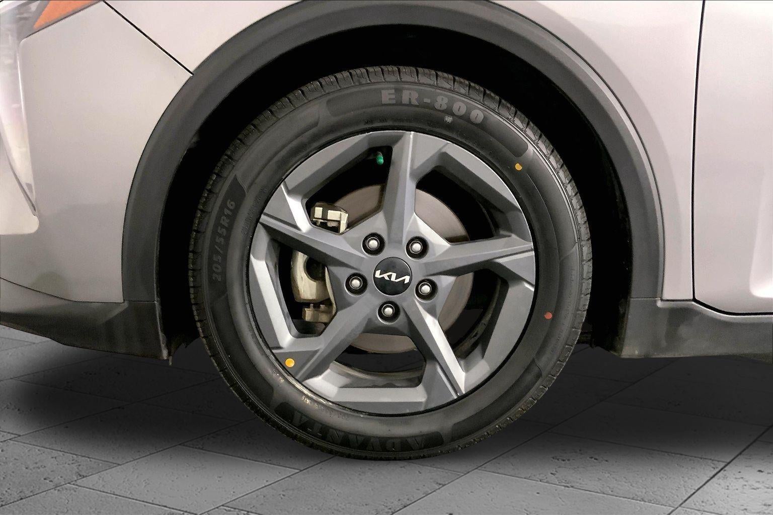2025 Kia K4 LXS