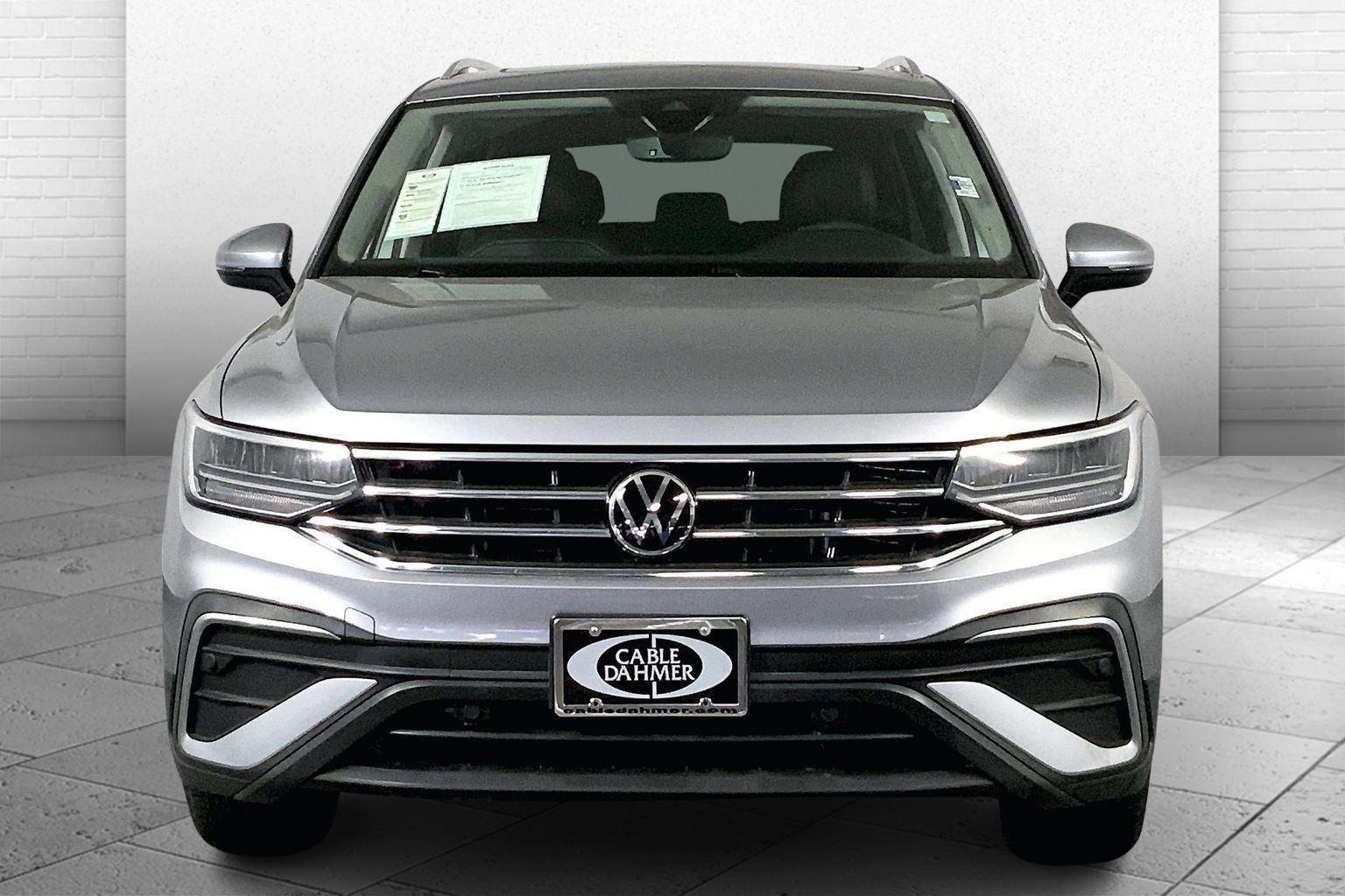 Used 2023 Volkswagen Tiguan SE with VIN 3VVNB7AX8PM040789 for sale in Kansas City