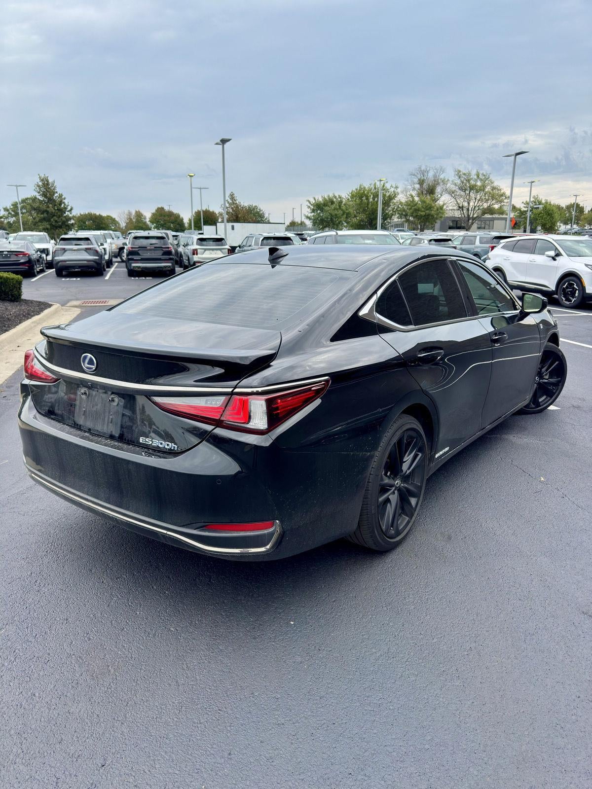 2022 Lexus ES ES 300h F SPORT