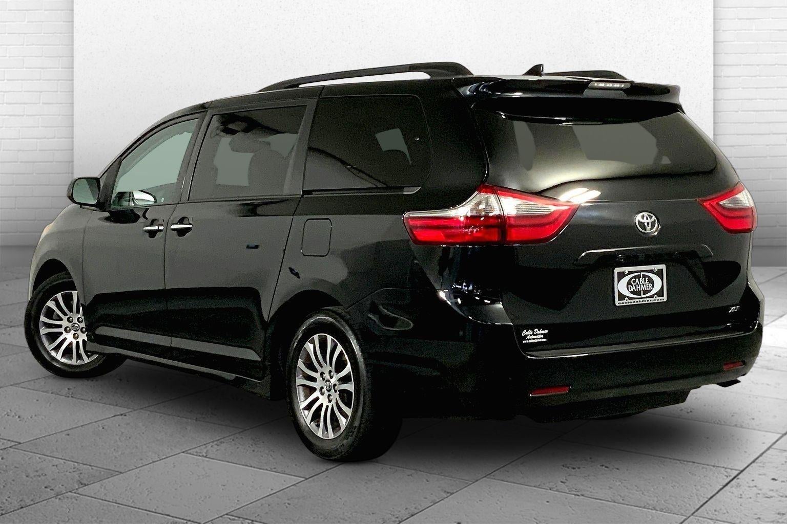 2020 Toyota Sienna XLE