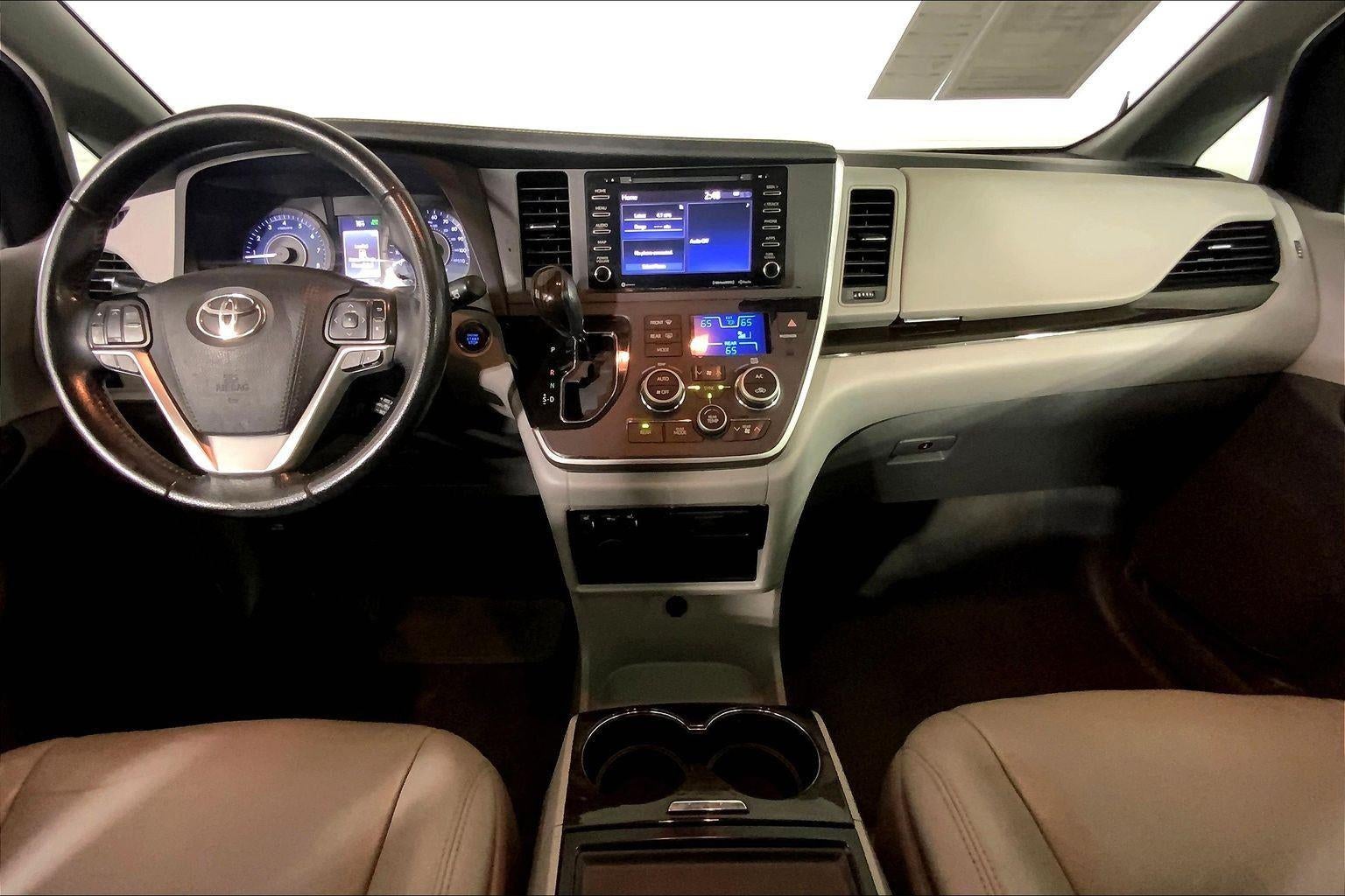 2020 Toyota Sienna XLE