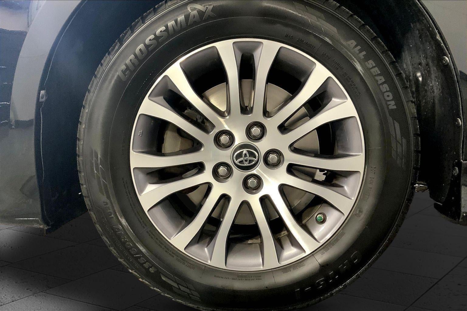 2020 Toyota Sienna XLE