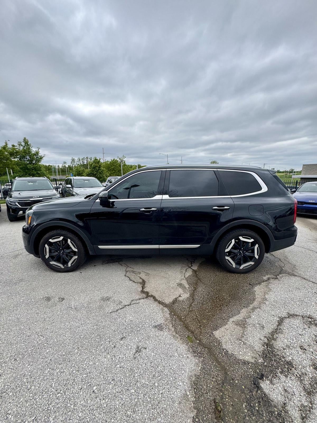 Used 2025 Kia Telluride S with VIN 5XYP6DGC1SG584829 for sale in Kansas City