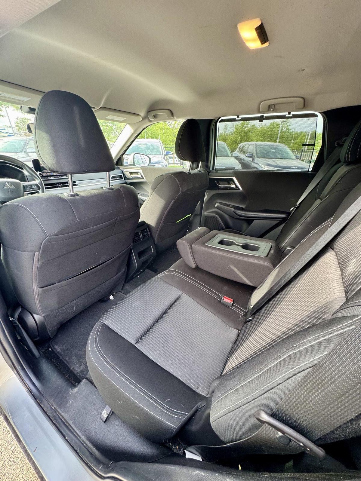 2022 Mitsubishi OUTLANDER ES