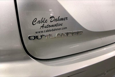 2025 Mitsubishi Outlander SE