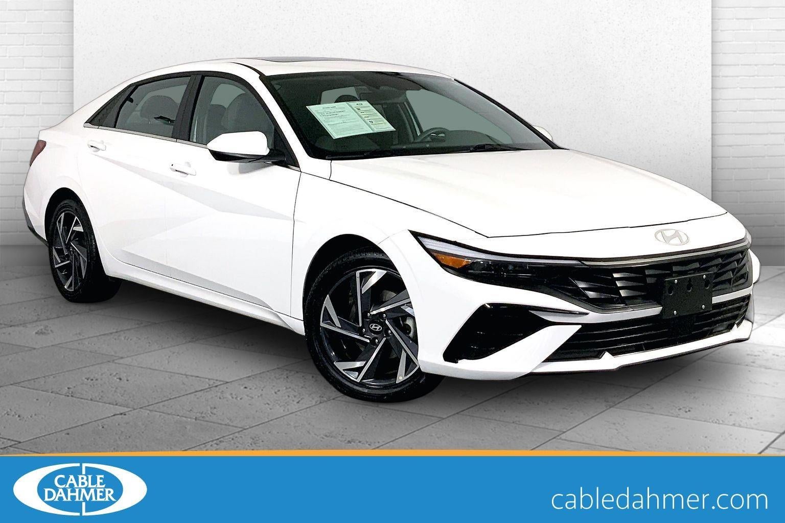 2025 Hyundai Elantra 2.0 SEL Convenience IVT's photo