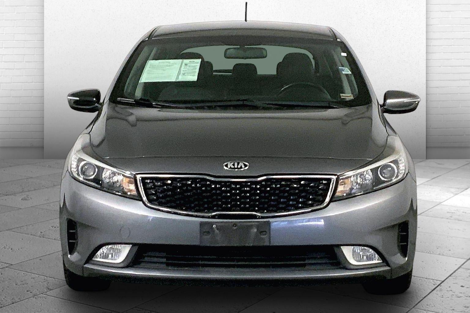 Used 2017 Kia Forte5 EX with VIN KNAFX5A81H5715534 for sale in Lee's Summit, MO