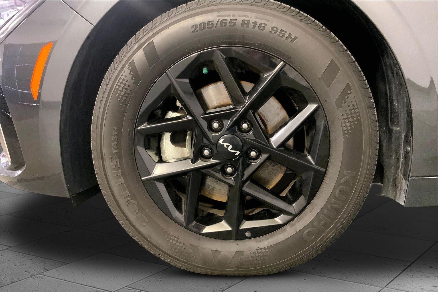 2025 Kia K5 LXS