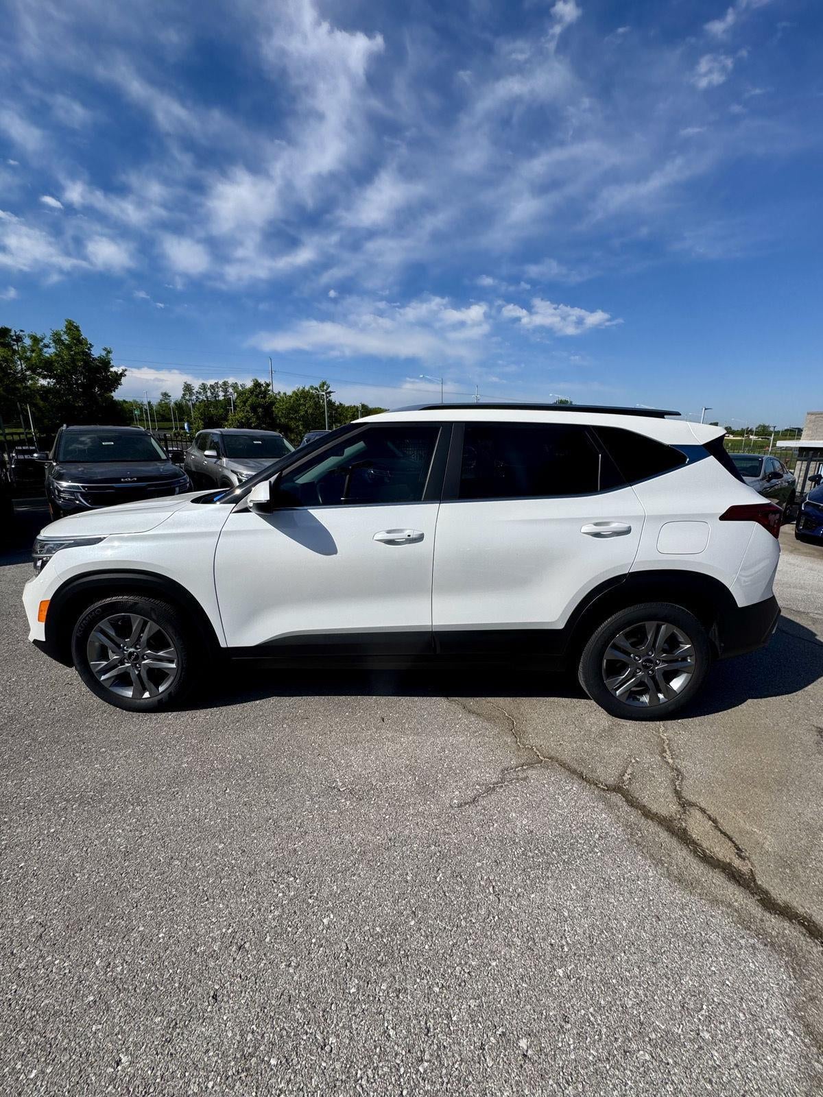 Certified 2024 Kia Seltos LX with VIN KNDEPCAA7R7592589 for sale in Kansas City