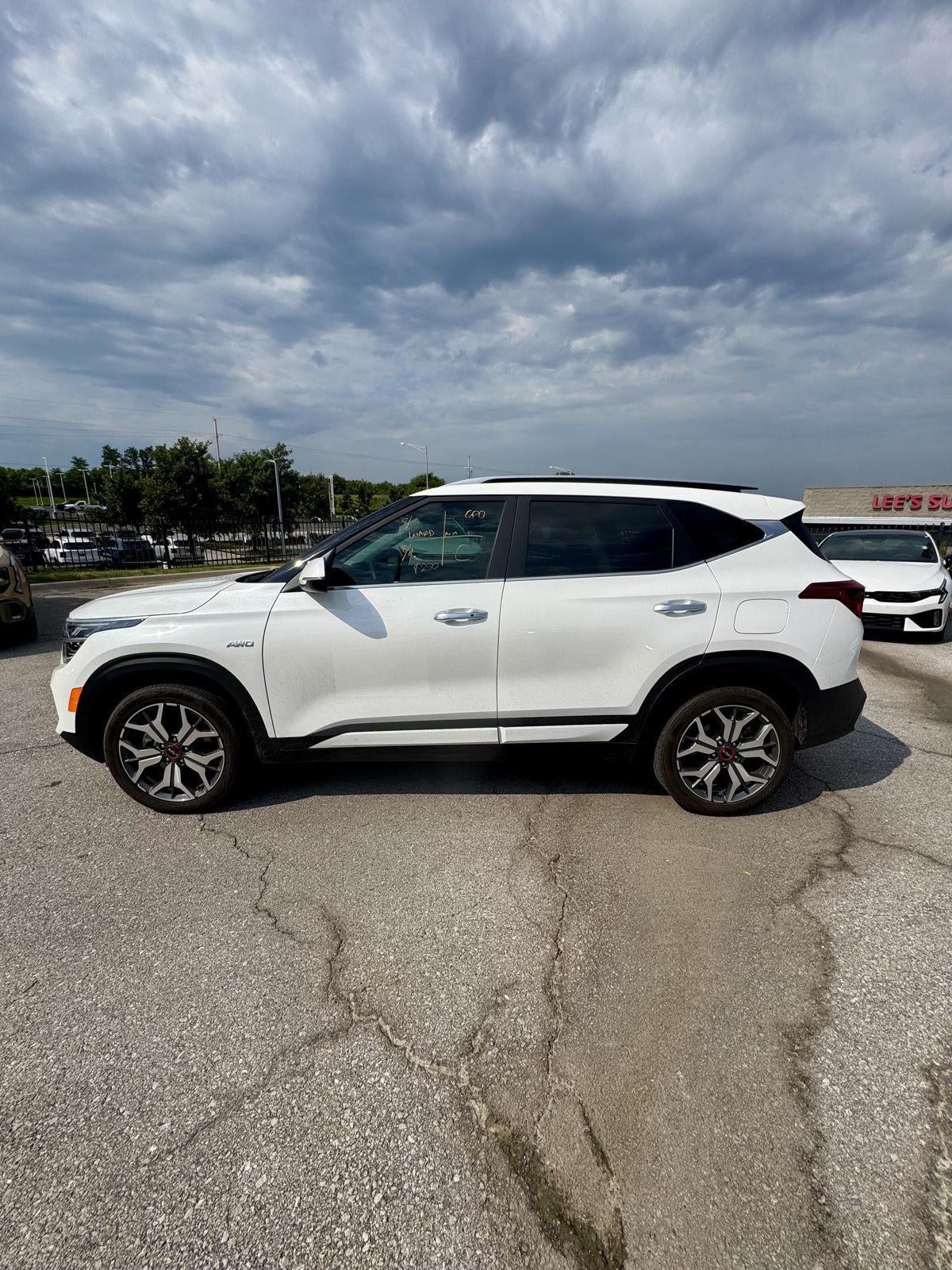 Certified 2023 Kia Seltos SX with VIN KNDETCA22P7443038 for sale in Kansas City
