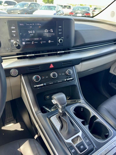 2024 Kia Carnival LX