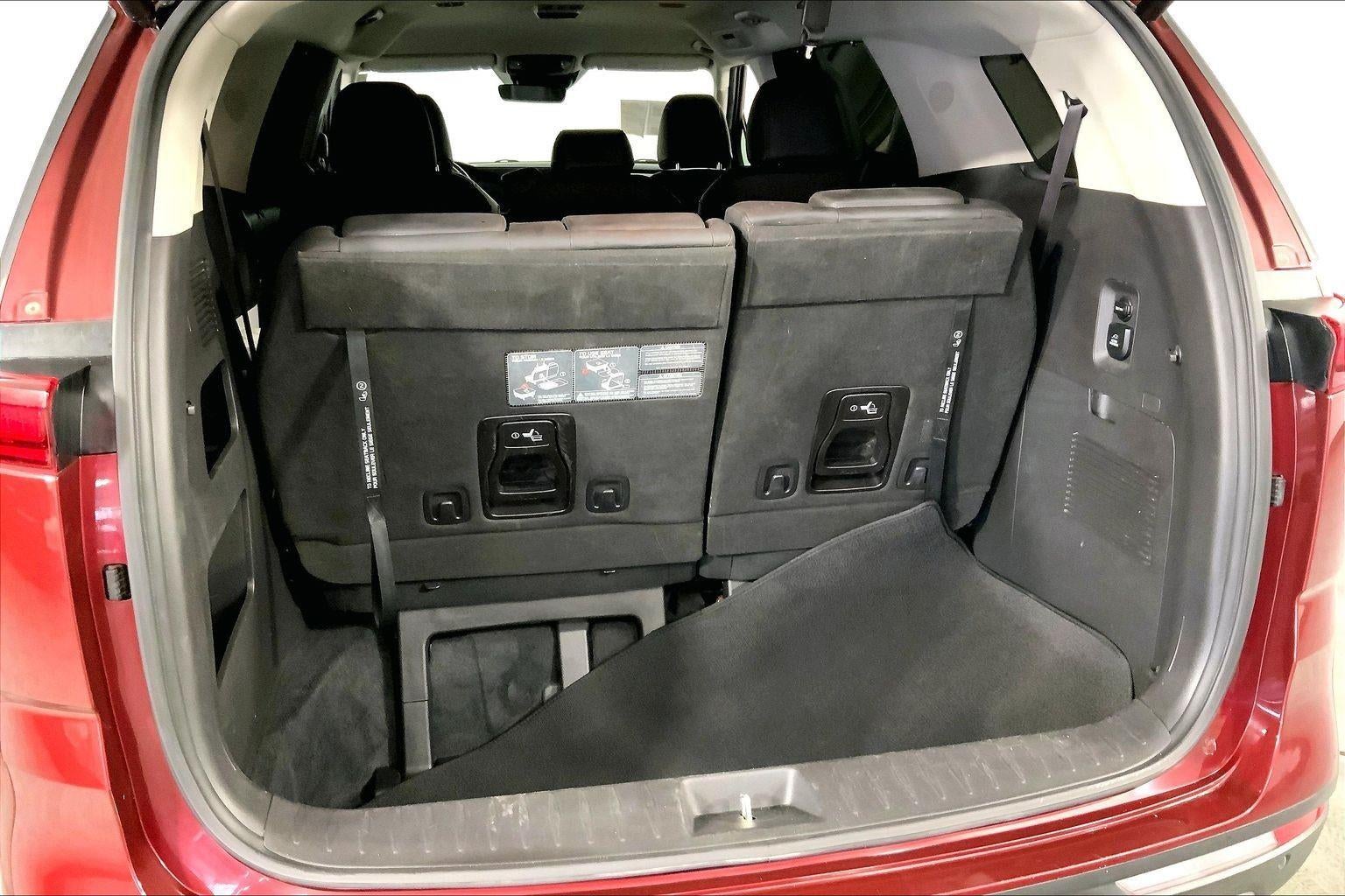 2023 Kia Carnival SX