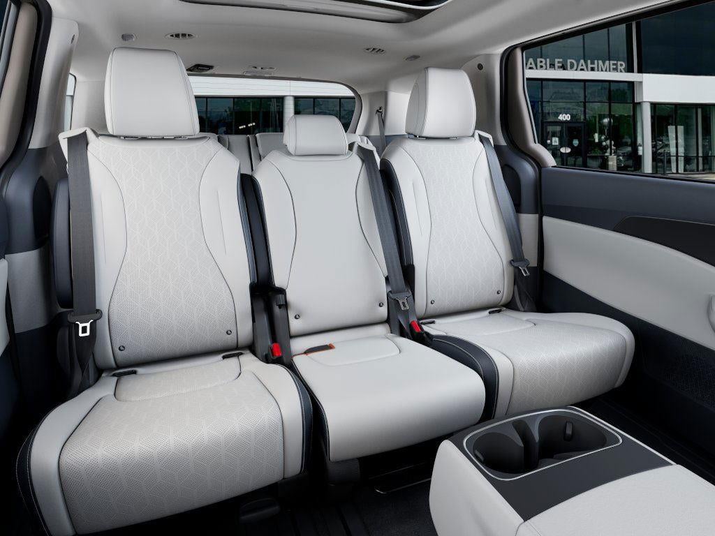 2025 Kia Carnival SX