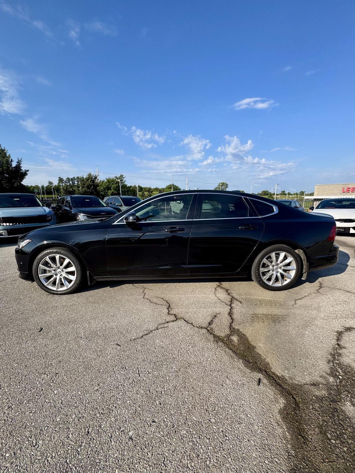 Used 2017 Volvo S90 Momentum with VIN YV1A22MK7H1003547 for sale in Kansas City