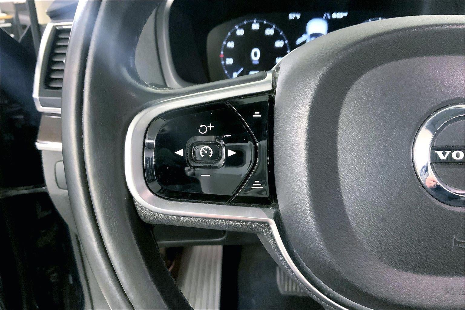 2016 Volvo XC90 T6 Momentum