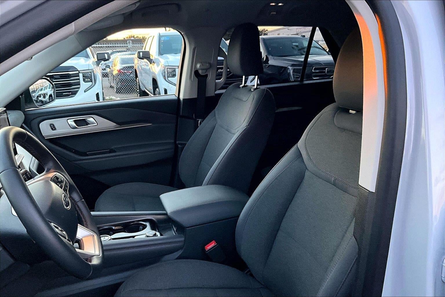 2026 Ford Explorer Active w/100A Pkg