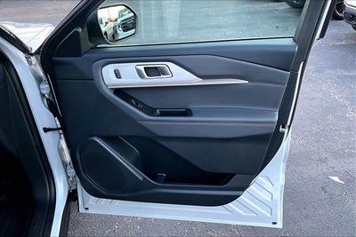 2026 Ford Explorer Active w/100A Pkg