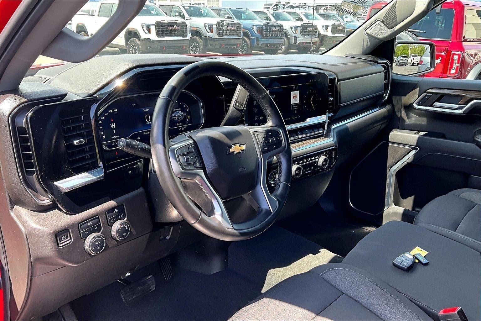 2023 Chevrolet Silverado 1500 LT (2FL)