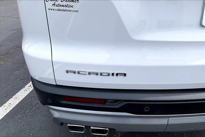 2025 GMC Acadia Elevation