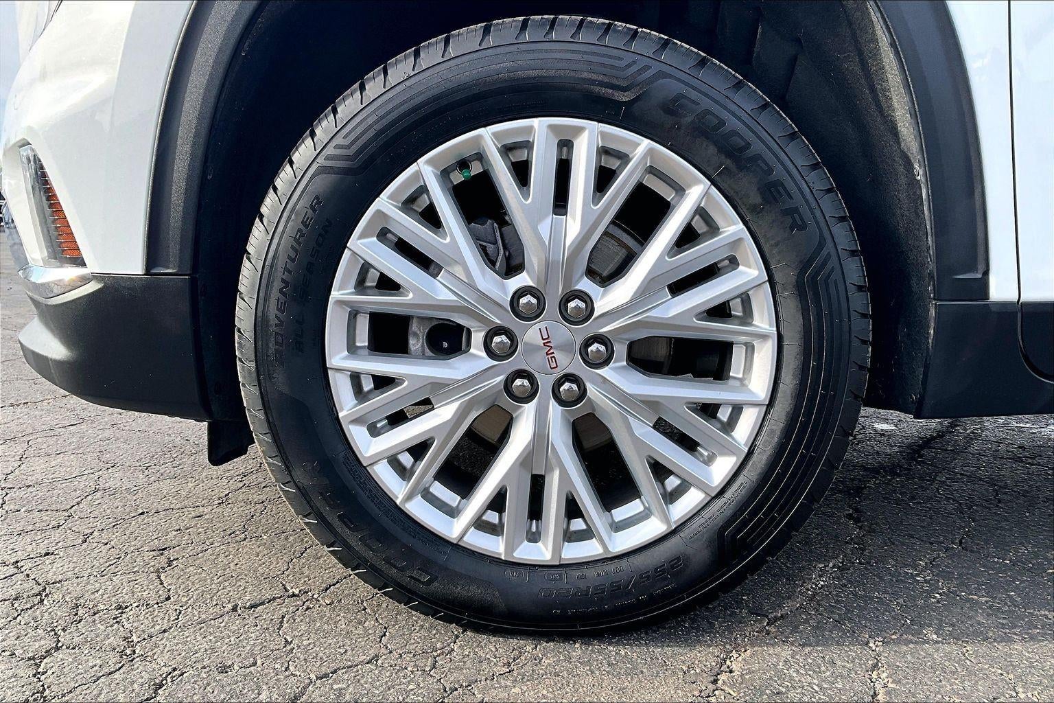 2024 GMC Acadia Elevation