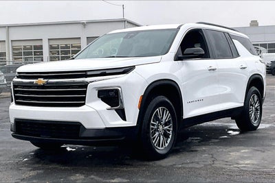 2025 Chevrolet Traverse LT