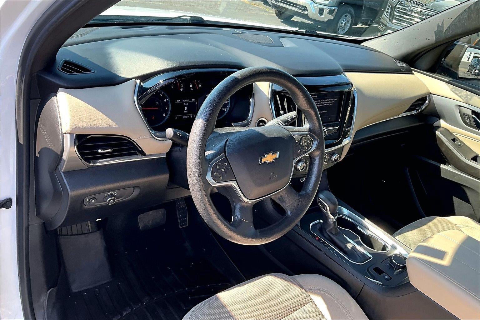 2022 Chevrolet Traverse LS