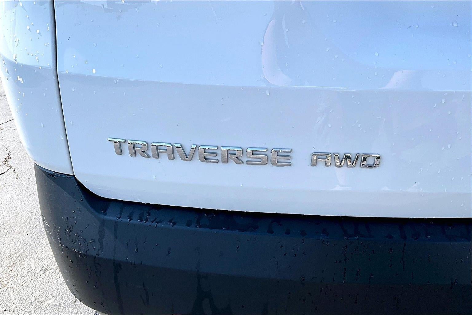 2022 Chevrolet Traverse LS