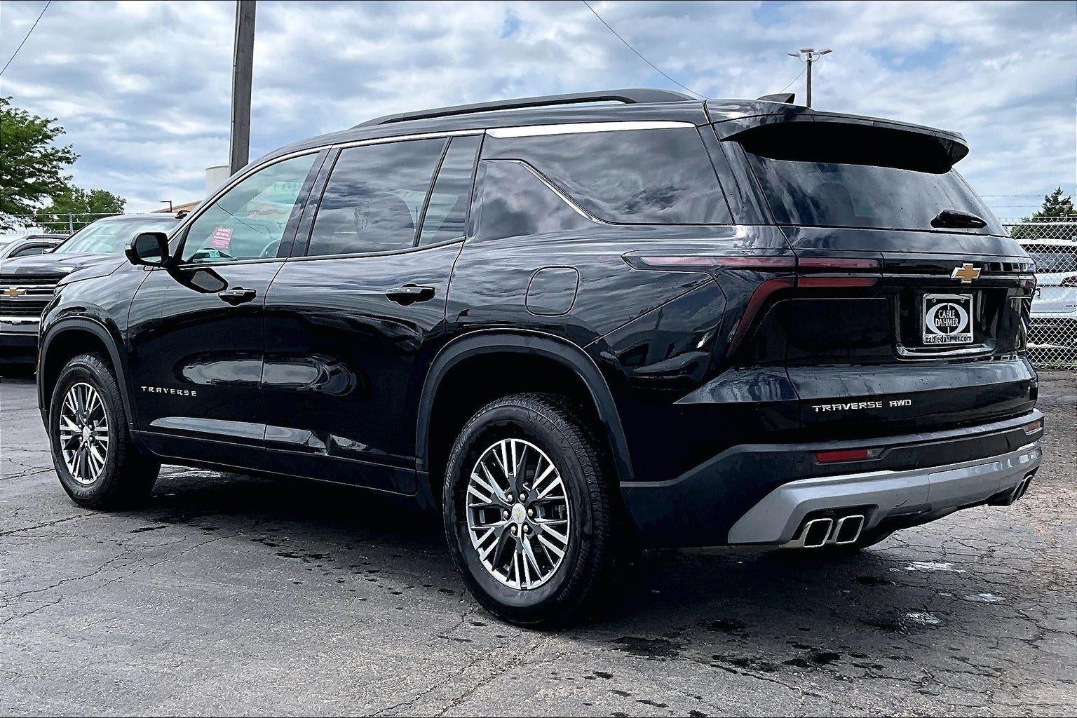 2024 Chevrolet Traverse LT