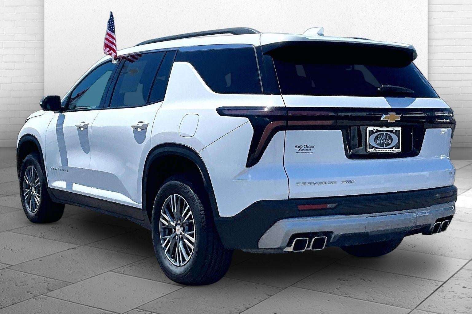 2024 Chevrolet Traverse LT