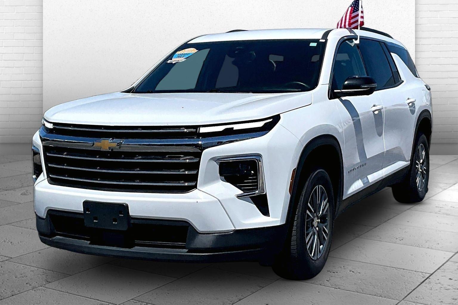 2024 Chevrolet Traverse LT