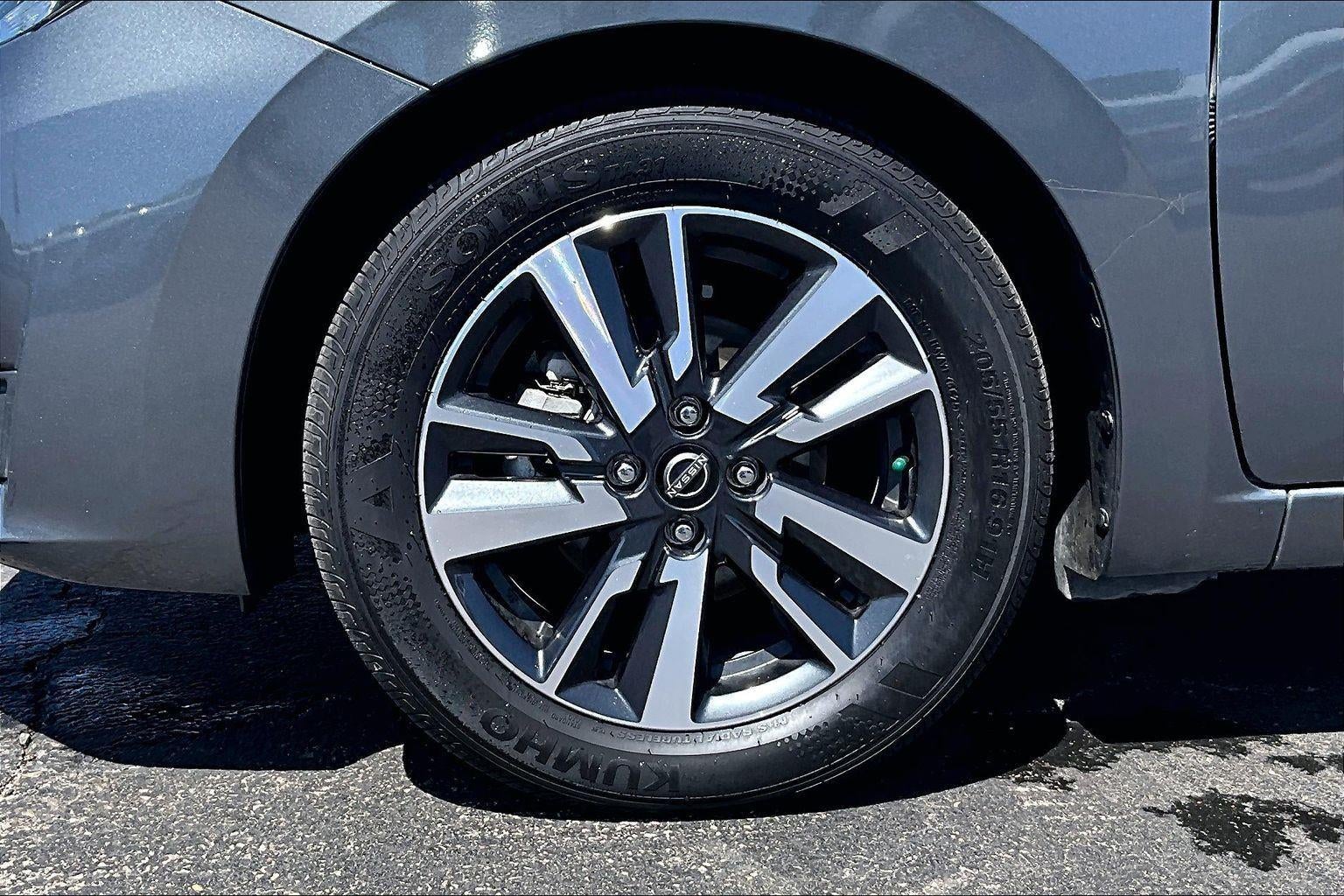 2025 Nissan Versa SV