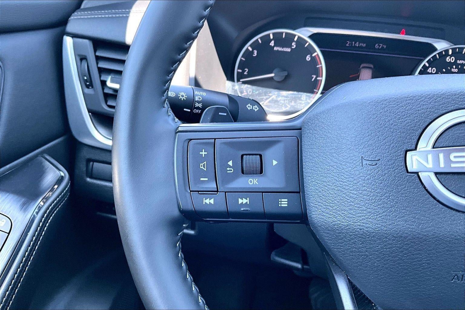 2025 Nissan Rogue SV