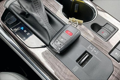 2021 Toyota Highlander Hybrid Platinum