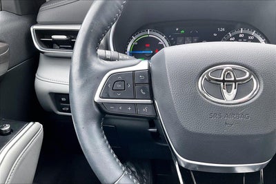 2021 Toyota Highlander Hybrid Platinum