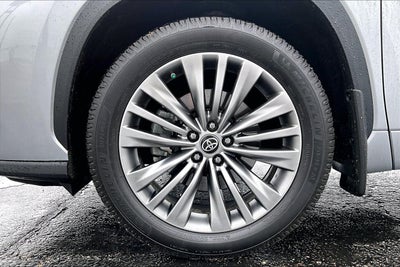 2021 Toyota Highlander Hybrid Platinum