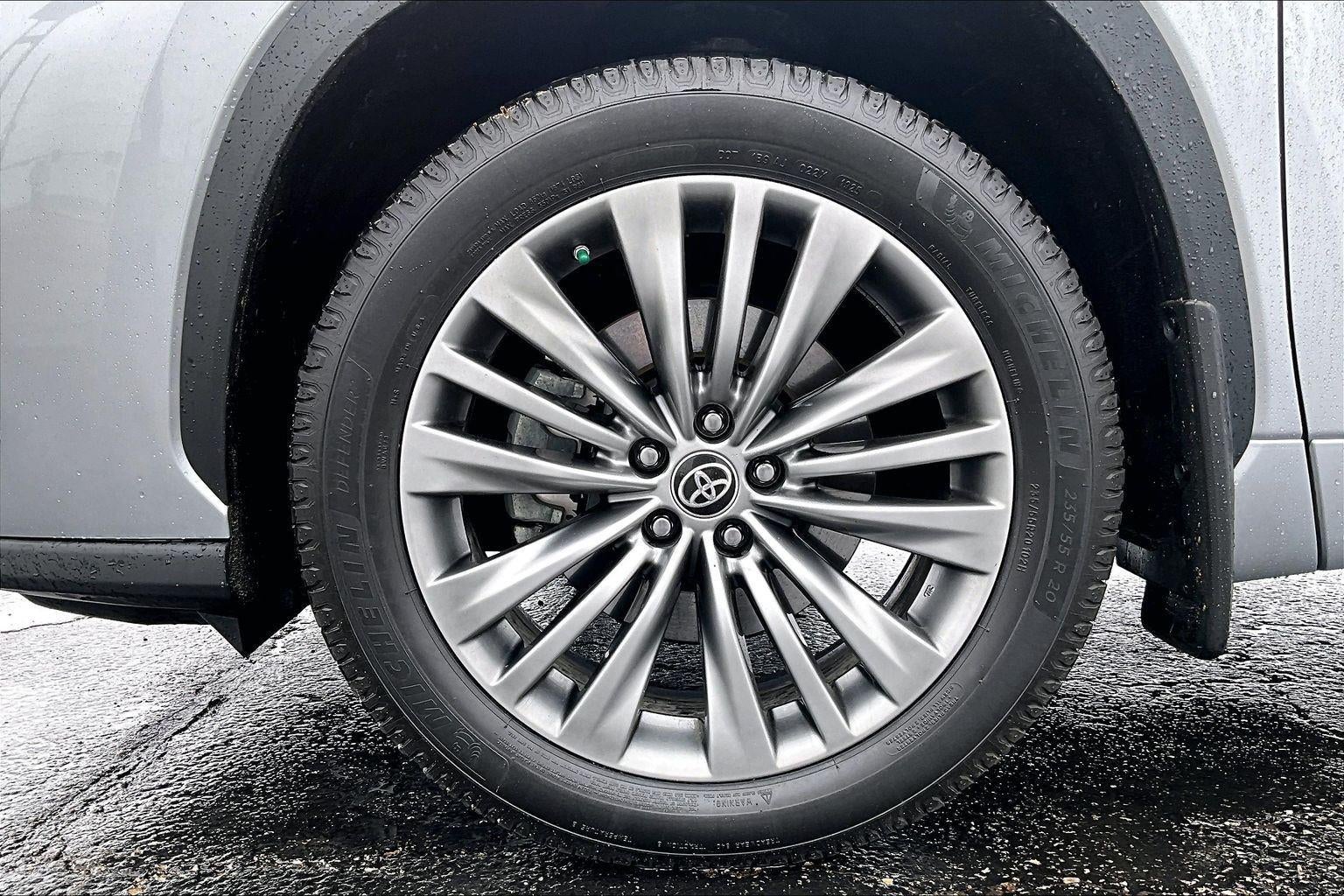 2021 Toyota Highlander Hybrid Platinum