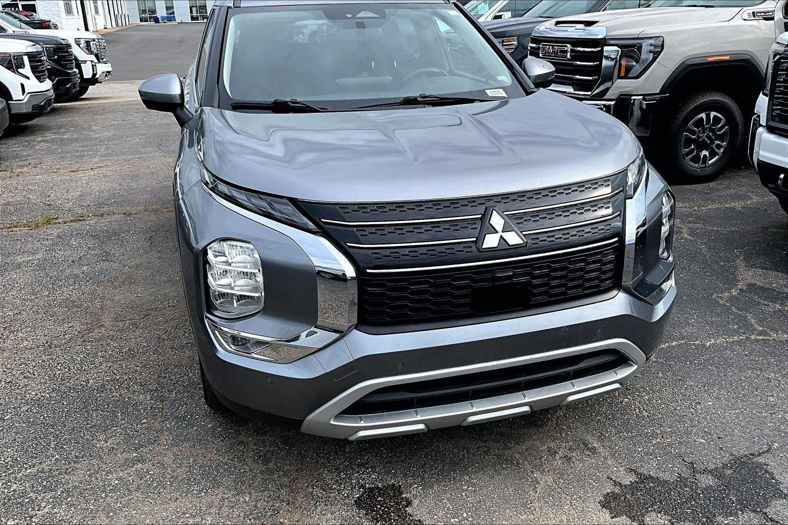 2024 Mitsubishi Outlander SE