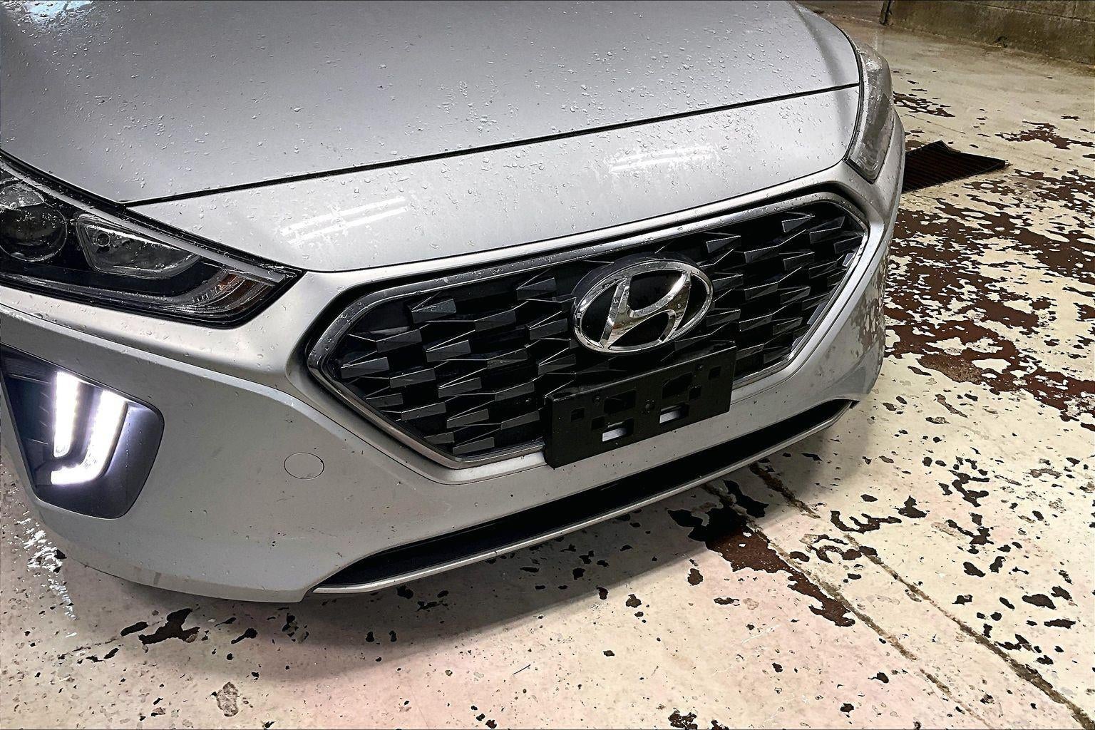 2022 Hyundai Ioniq Hybrid SE